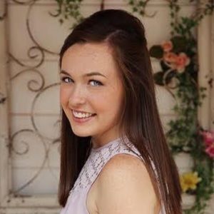 Meet your Posher, Caitlin